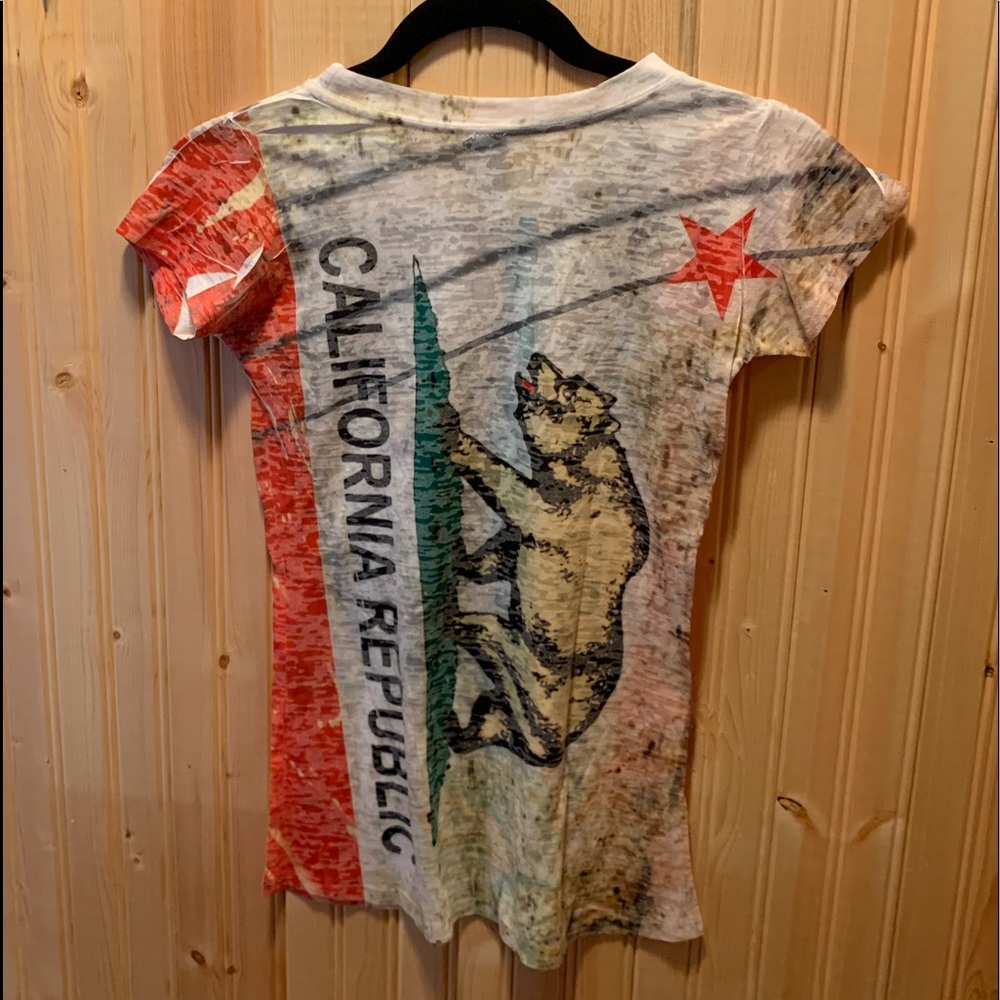 California flag T-shirt (Fits size small)